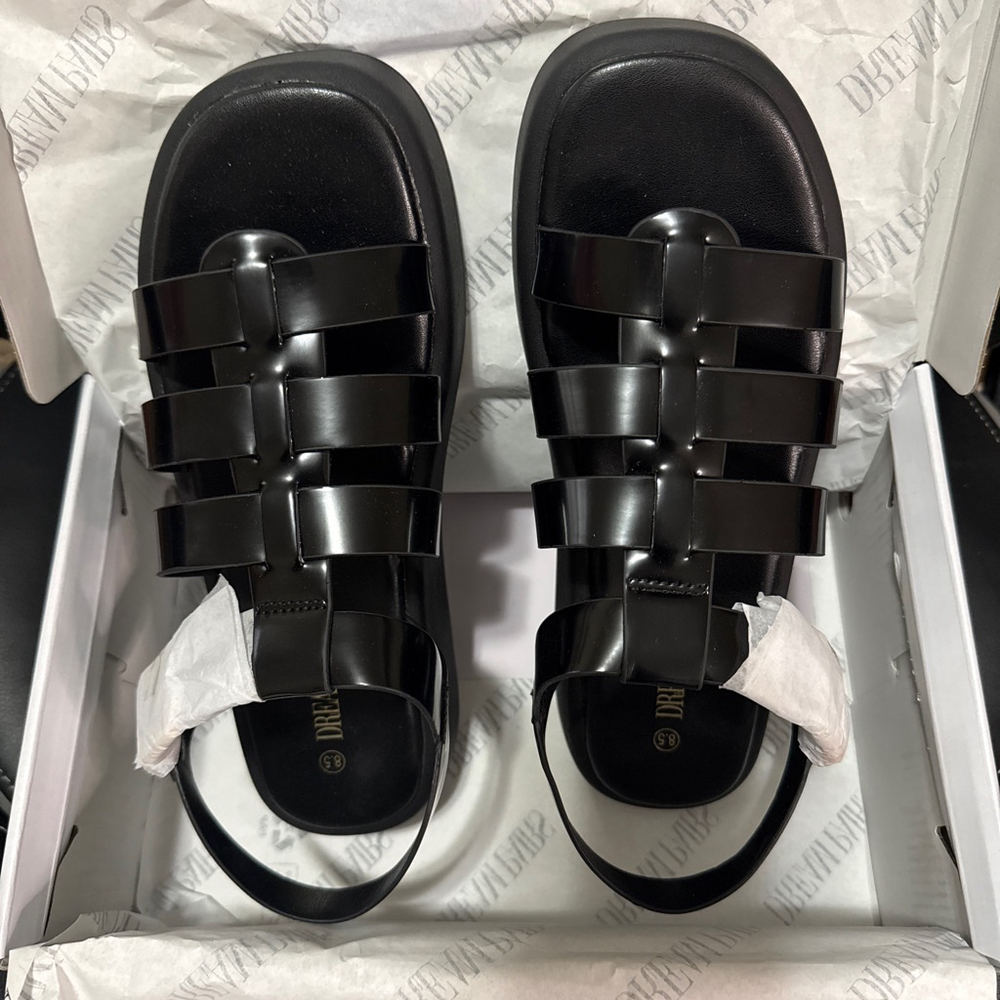 DREAM PAIRS Black Gladiator Sandals Size 8.5 - Picture 3 of 4